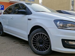 2018 Volkswagen Polo V Рестайлинг, белый, 950000 рублей, вид 1