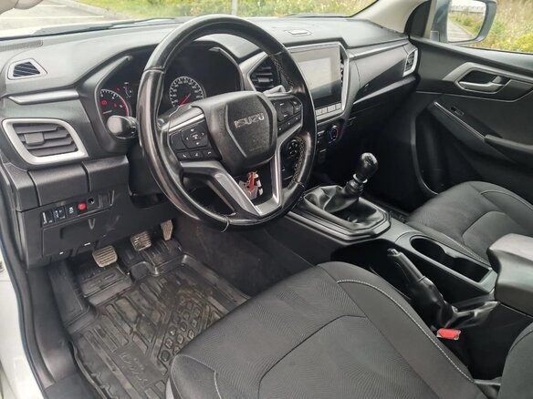 2021 Isuzu D-Max III, белый, 2800000 рублей - вид 20