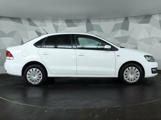 2016 Volkswagen Polo V Рестайлинг, белый, 849000 рублей, вид 4