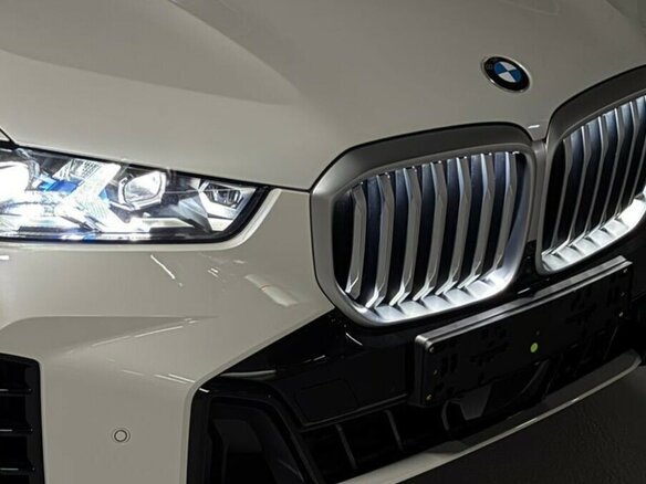 2025 BMW X5 30d IV (G05/G18) Рестайлинг, белый, 12190000 рублей - вид 5
