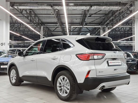 2020 Ford Kuga III, серый, 1819000 рублей - вид 4