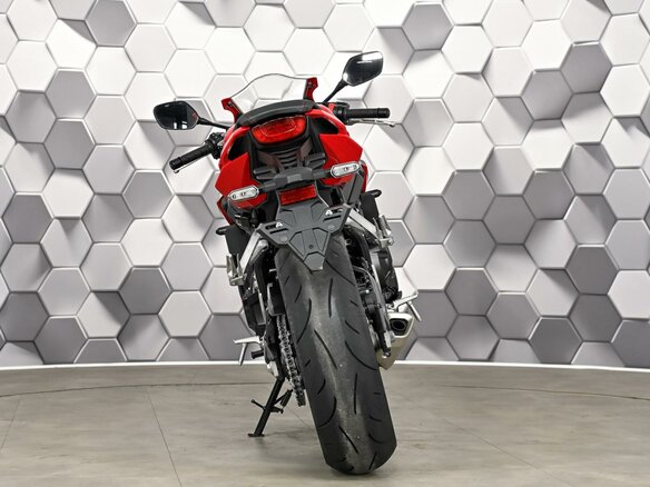 2023 Honda CBR 650R, красный, 999000 рублей - вид 5