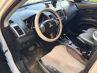 2011 Mitsubishi Outlander II Рестайлинг, белый, 999000 рублей, вид 5