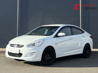 2013 Hyundai Solaris I, белый, 800000 рублей, вид 1