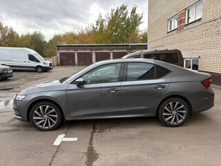 2021 Skoda Octavia IV (A8), серый, 2600000 рублей, вид 4