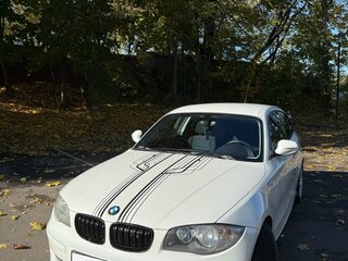 2011 BMW 1 серии 116i I (E81/E82/E87/E88) Рестайлинг, белый, 720000 рублей, вид 1