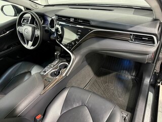 2020 Toyota Camry VIII (XV70), чёрный, 2449800 рублей, вид 3