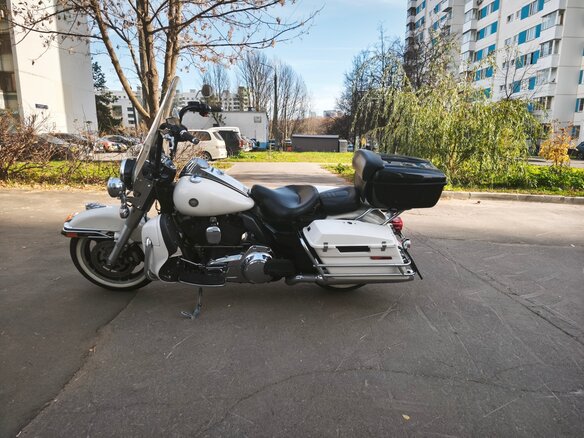 2012 Harley-Davidson Road King, белый, 1000000 рублей - вид 2