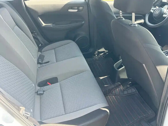 2022 Honda Fit IV Рестайлинг, белый, 1452069 рублей - вид 14