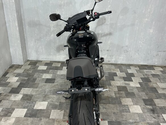 2023 Yamaha XSR900, чёрный, 1065000 рублей - вид 12