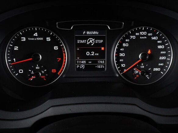 2013 Audi Q3 I (8U), оранжевый, 2120000 рублей - вид 14