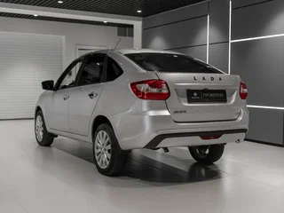 2025 Lada (ВАЗ) Granta I Рестайлинг, серый, 920000 рублей, вид 4