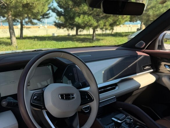 2023 Geely Monjaro I, серый, 2890000 рублей - вид 13