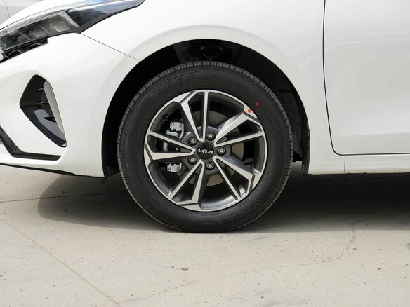2026 Kia K3 II (China Market) Рестайлинг, белый, 2270700 рублей - вид 23