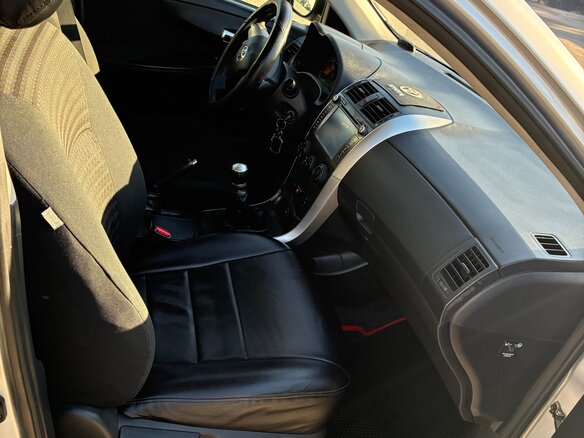 2011 Toyota Corolla X (E140, E150) Рестайлинг, серебристый, 854000 рублей - вид 14