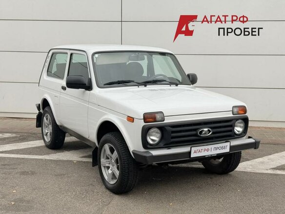 2018 Lada (ВАЗ) 2121 (4x4) I Рестайлинг, белый, 620000 рублей - вид 2