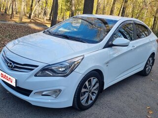 2015 Hyundai Solaris I Рестайлинг, белый, 1050000 рублей, вид 1
