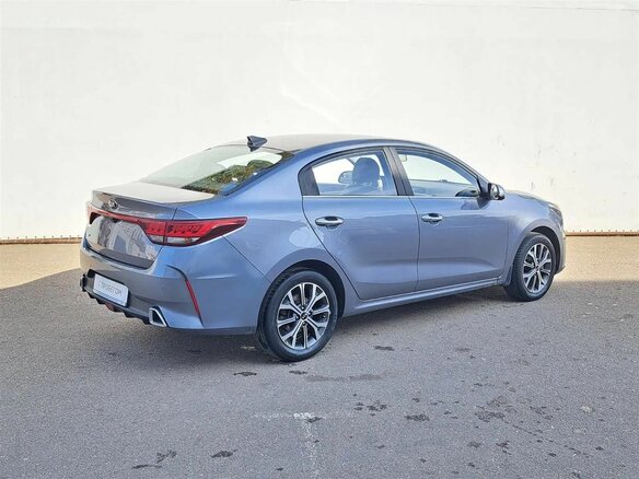 2020 Kia Rio IV Рестайлинг, серый - вид 4