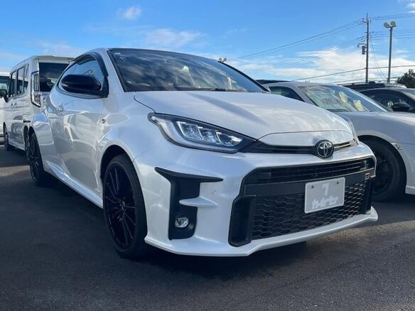 2023 Toyota Yaris GR RS IV, белый, 1700000 рублей - вид 2