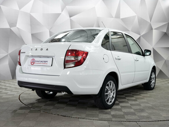 2023 Lada (ВАЗ) Granta I Рестайлинг, белый, 749000 рублей - вид 4