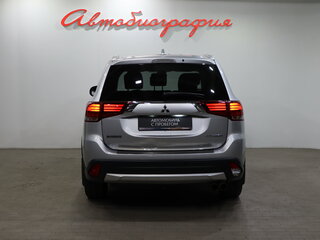 2018 Mitsubishi Outlander III Рестайлинг 3, серебристый, 1750000 рублей, вид 5