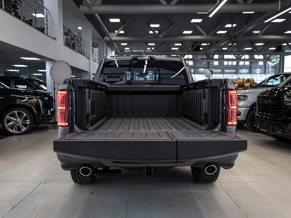 2026 Ram 1500 Crew Cab eTorque V Рестайлинг, серый, 11062679 рублей - вид 6