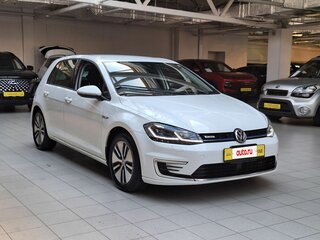 2017 Volkswagen e-Golf VII, белый, 1900000 рублей, вид 1