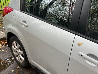 2008 Nissan Tiida I, серебристый, 690000 рублей, вид 3