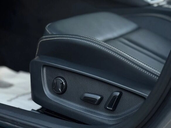 2023 Skoda Octavia IV (A8), серый, 2040000 рублей - вид 10