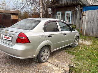 2010 Chevrolet Aveo I Рестайлинг, серебристый, 330000 рублей, вид 3