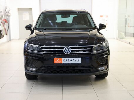 2018 Volkswagen Tiguan II, чёрный, 2245000 рублей, вид 2