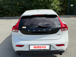 2017 Volvo V40 II Рестайлинг, белый, 1350000 рублей, вид 3