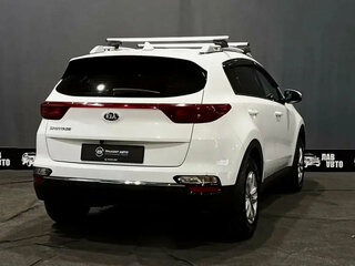 2018 Kia Sportage IV Рестайлинг, белый, 1849000 рублей, вид 5