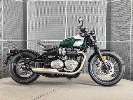 2017 Triumph Bonneville Bobber, зелёный, 1117000 рублей, вид 1