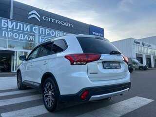 2015 Mitsubishi Outlander III Рестайлинг 2, белый, 1815000 рублей, вид 5