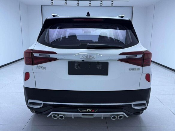 2023 Kia KX3, белый, 1575000 рублей - вид 4