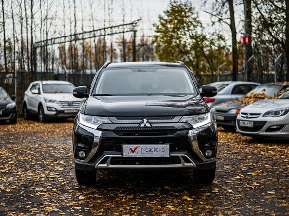 2021 Mitsubishi Outlander III Рестайлинг 3, чёрный, 1815000 рублей - вид 3