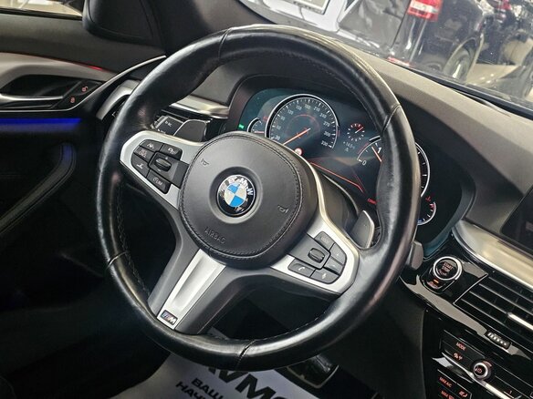 2018 BMW 5 серии 520d xDrive VII (G30/G31/G38), чёрный, 3589000 рублей - вид 20