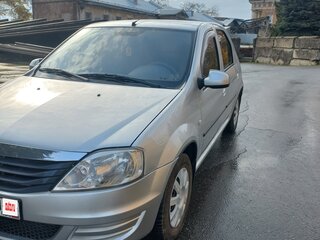 2013 Renault Logan I Рестайлинг, серебристый, 410000 рублей, вид 1