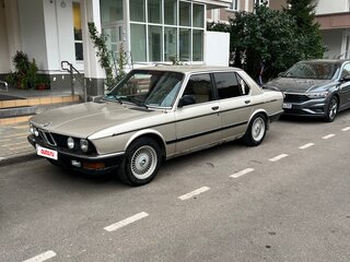 1984 BMW 5 серии 524d II (E28), серебристый, 490000 рублей, вид 3