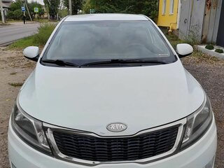 2012 Kia Rio 5-speed III, белый, 750000 рублей, вид 1