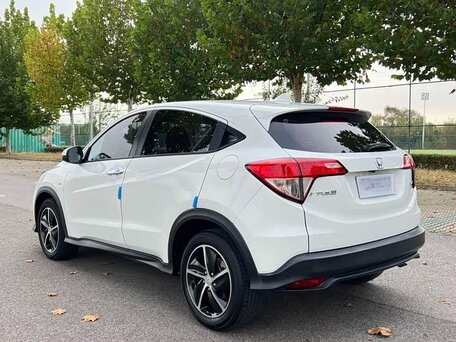 2022 Honda Vezel I Рестайлинг, белый, 1530000 рублей, вид 3
