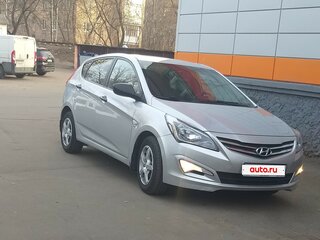 2015 Hyundai Solaris I Рестайлинг, серебристый, 1100000 рублей, вид 1