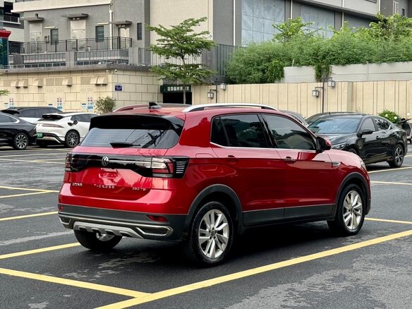 2021 Volkswagen T-Cross I (China Market), красный, 1548000 рублей - вид 5