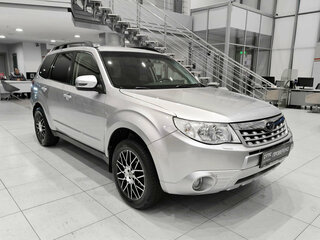 2012 Subaru Forester III Рестайлинг, серебристый, 1299000 рублей, вид 3