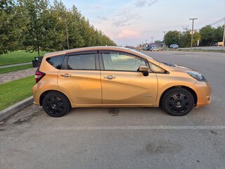 2017 Nissan Note e-Power II Рестайлинг, золотистый, 1130000 рублей, вид 4