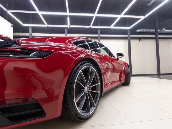 2022 Porsche 911 Carrera 4S VIII (992), красный, 11500000 рублей - вид 16