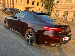 2018 Mercedes-Benz E-Класс 300 V (W213, S213, C238), красный, 3290000 рублей, вид 3