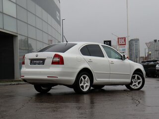 2011 Skoda Octavia II (A5) Рестайлинг, белый, 750000 рублей, вид 5