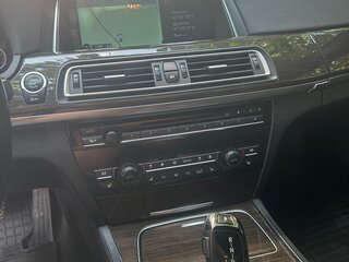 2013 BMW 7 серии Long 750Ld xDrive V (F01/F02/F04) Рестайлинг, чёрный, 2350000 рублей, вид 3